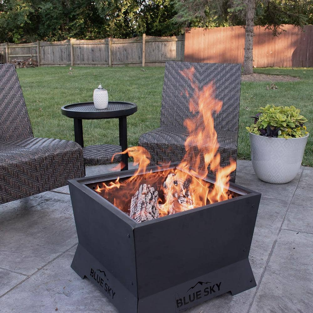 BLUE SKY OUTDOOR LIVING The Peak 22 in. x 16 in. Square Steel Wood Patio Smokeless Fire Pit with Spark Screen and Screen Lift SFP22SQ-BC