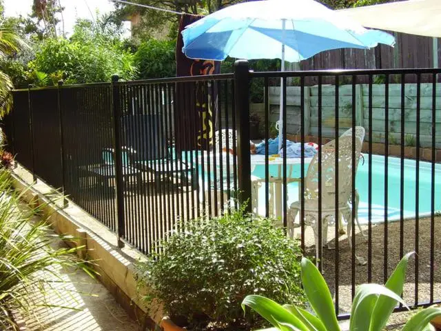 China Factory Supply Good Price Solid Aluminum Pool Fence Panels Spike Supplies