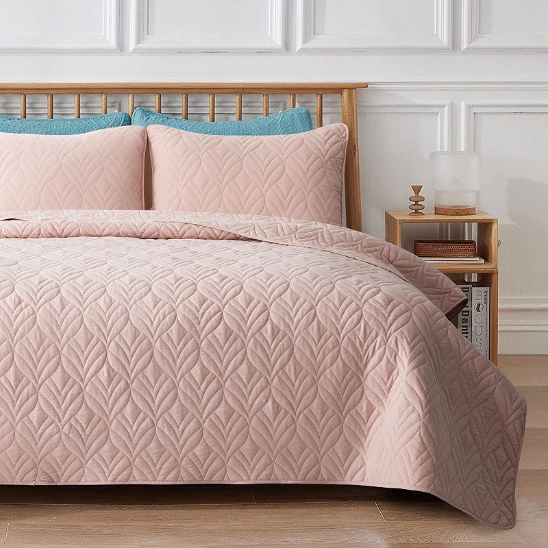 Unikome Ultra Soft Quilted Reversible Solid Quilt Set with Shams