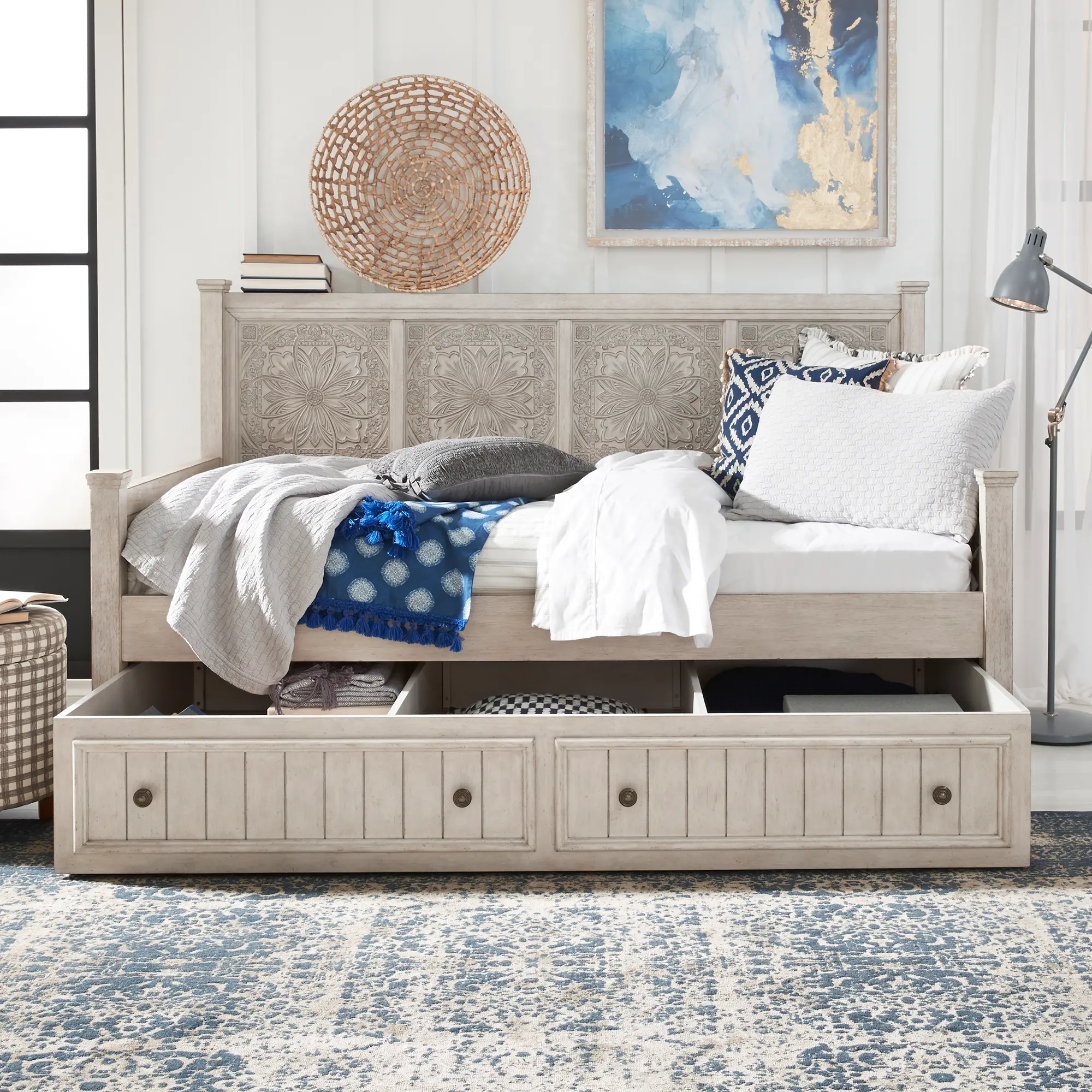 Heartland Antique White Twin Day Bed with Trundle