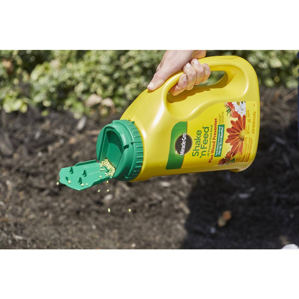 Miracle-Gro Shake'n Feed 4.5 lbs. All-Purpose Plant Food Plus Weed Preventer 103836