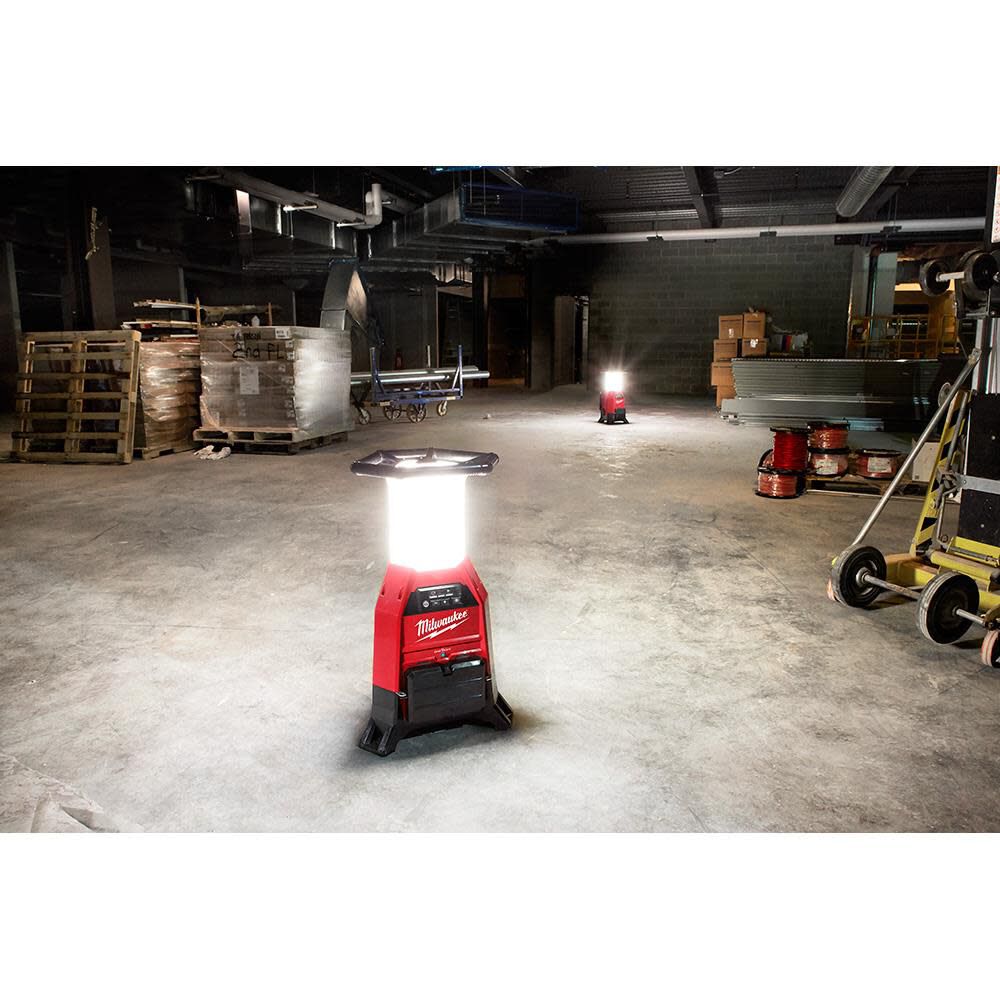 Milwaukee M18 RADIUS Site Light and Charger with ONE-KEY 2150-20 from Milwaukee