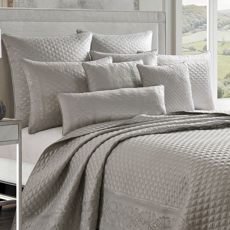 Five Queens Court Lincoln Quilt Set and Shams