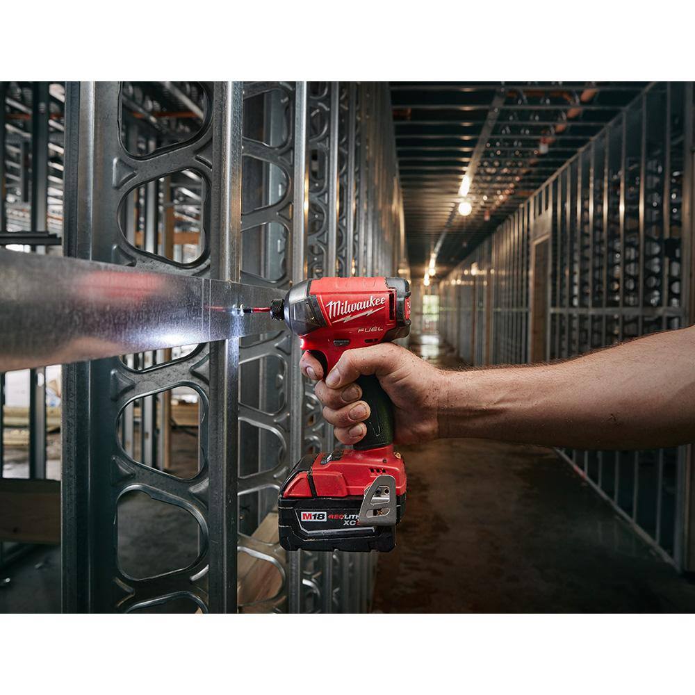 MW M18 FUEL SURGE 18V Lithium-Ion Brushless Cordless 14 in. Hex Impact Driver w2.0ah Battery 2760-20-48-11-1820