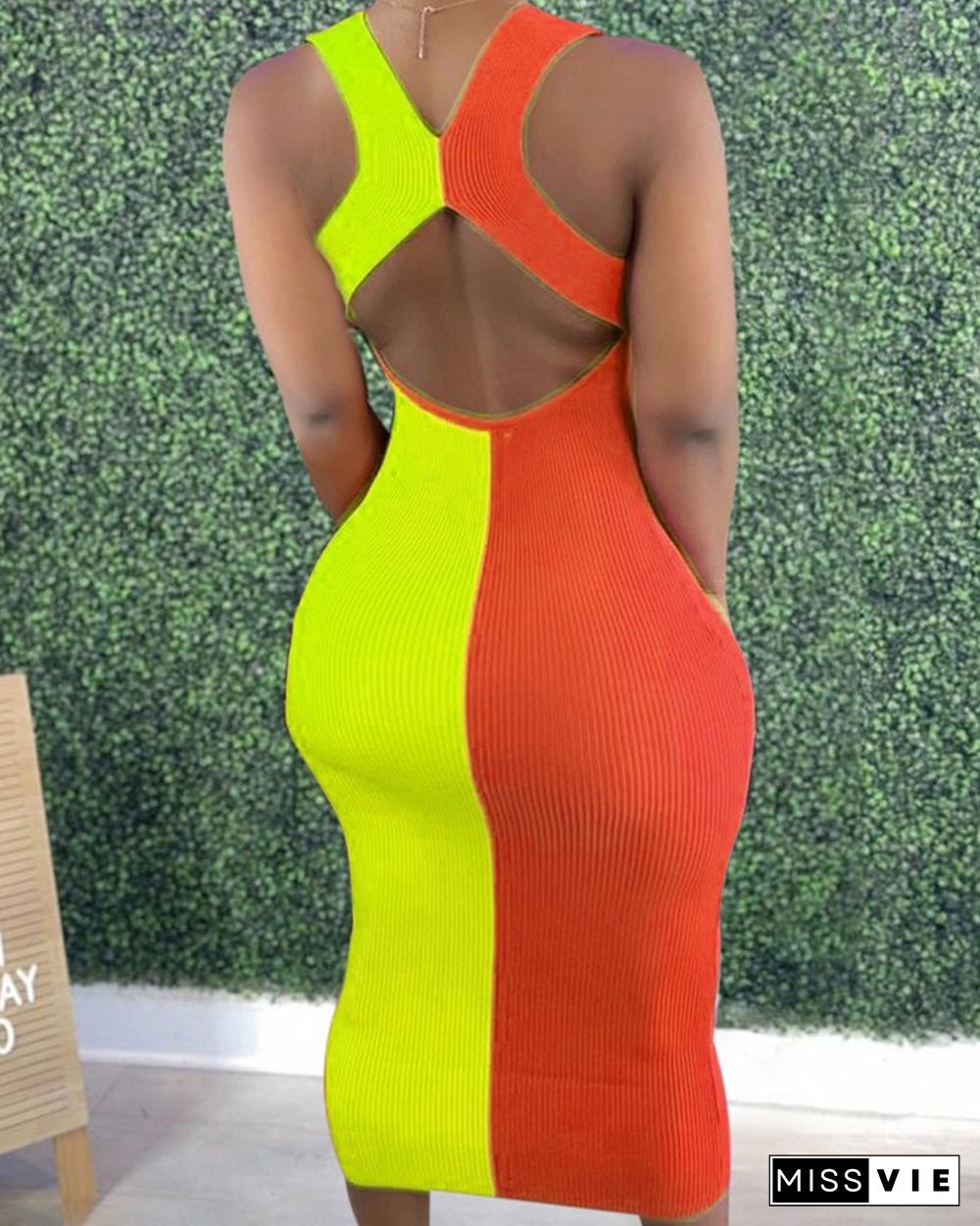 Colorblock U-Neck Sleeveless Cutout Rib-knit Bodycon Dress