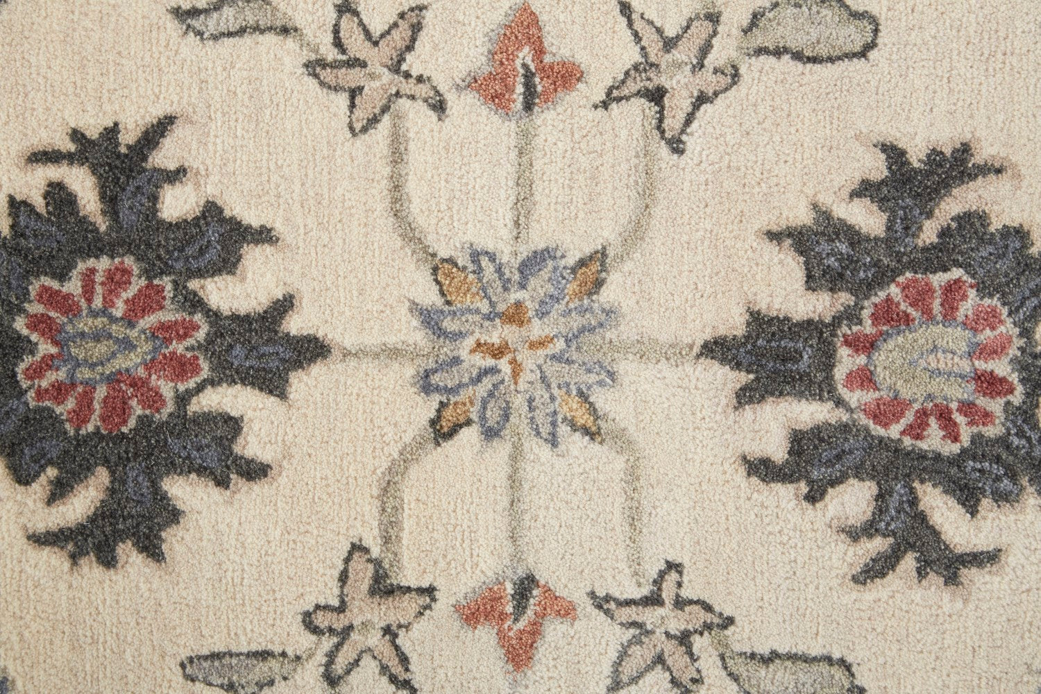 Mattias Hand Tufted Ornamental Ivory Sand/Blue/Red Rug