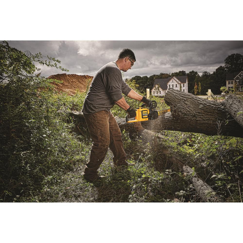 DW FLEXVOLT 60 V MAX* Brushless Chainsaw DCCS670X1 from DW