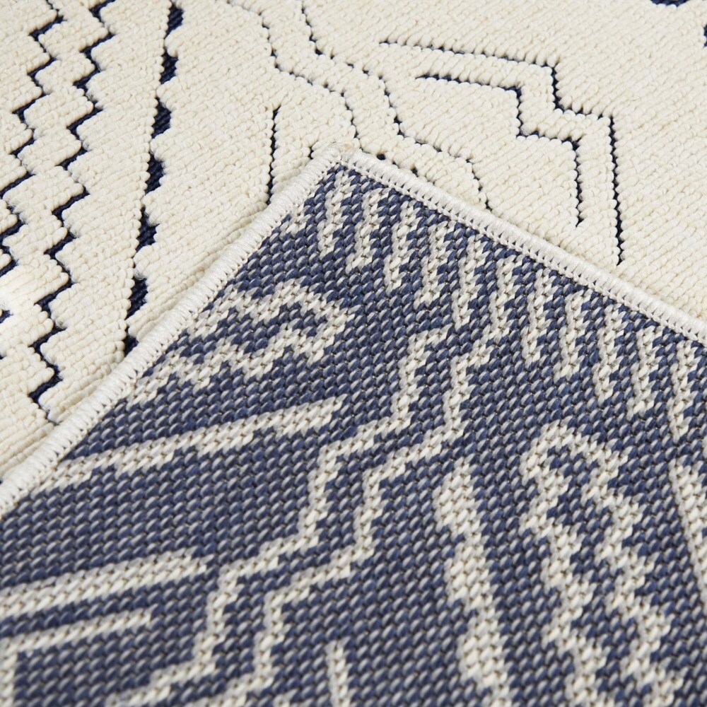 Davina Diamond Trellis Indoor/Outdoor Area Rug