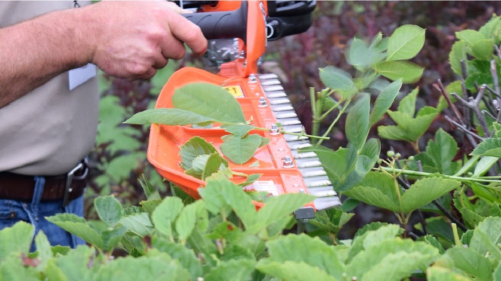 X Series Hedge Trimmer ;