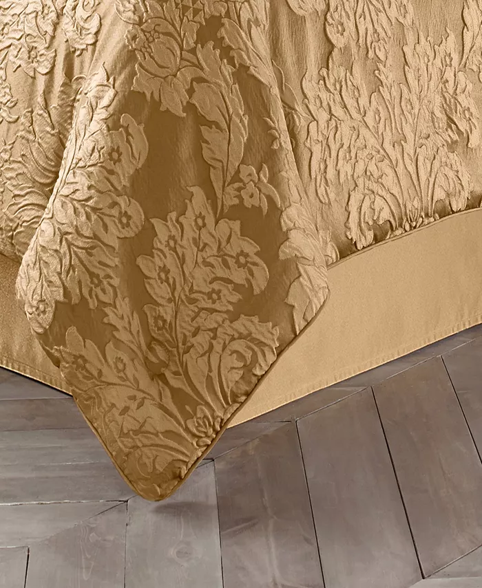 Five Queens Court Colonial Comforter Set， Queen