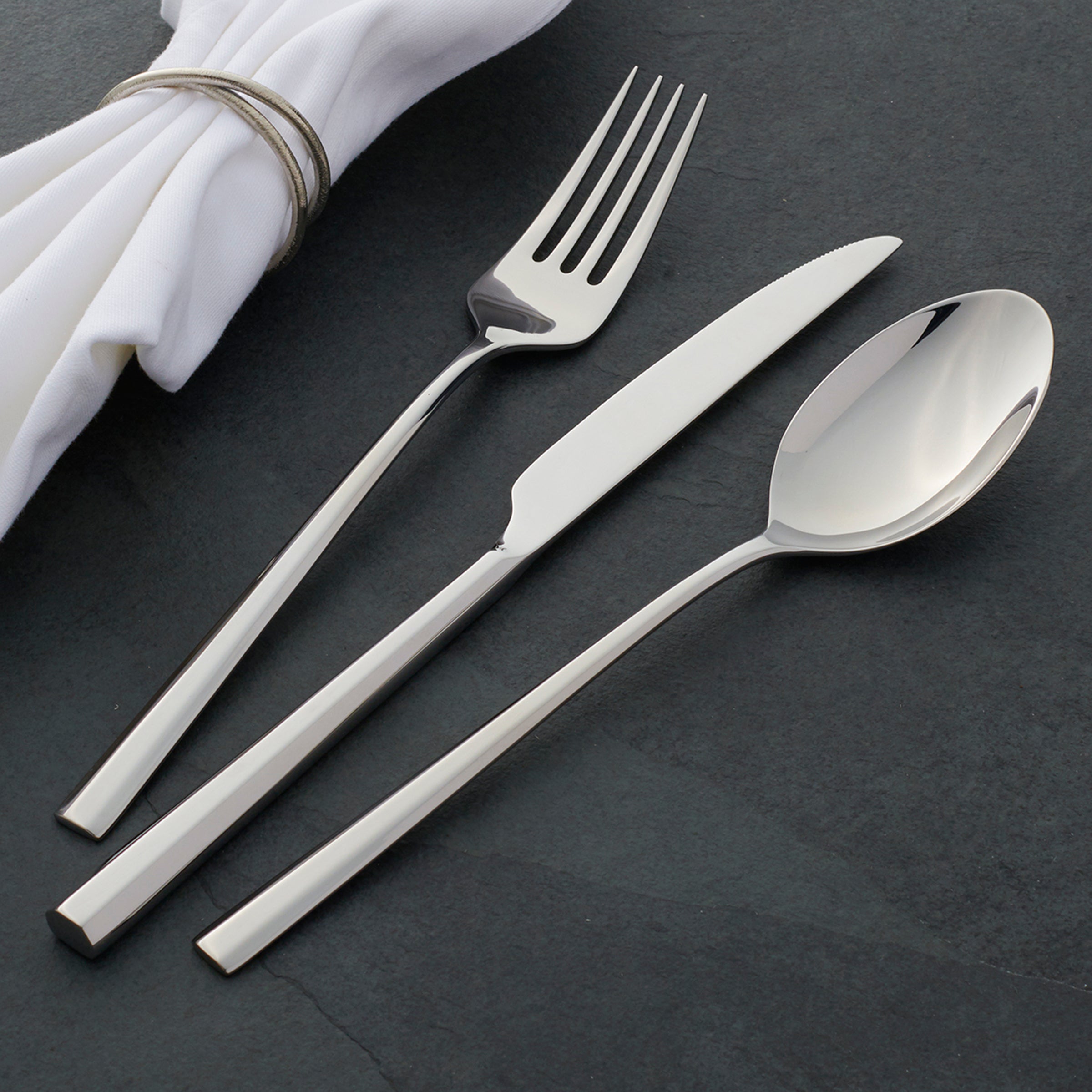 Karlek 20 Piece Flatware Set