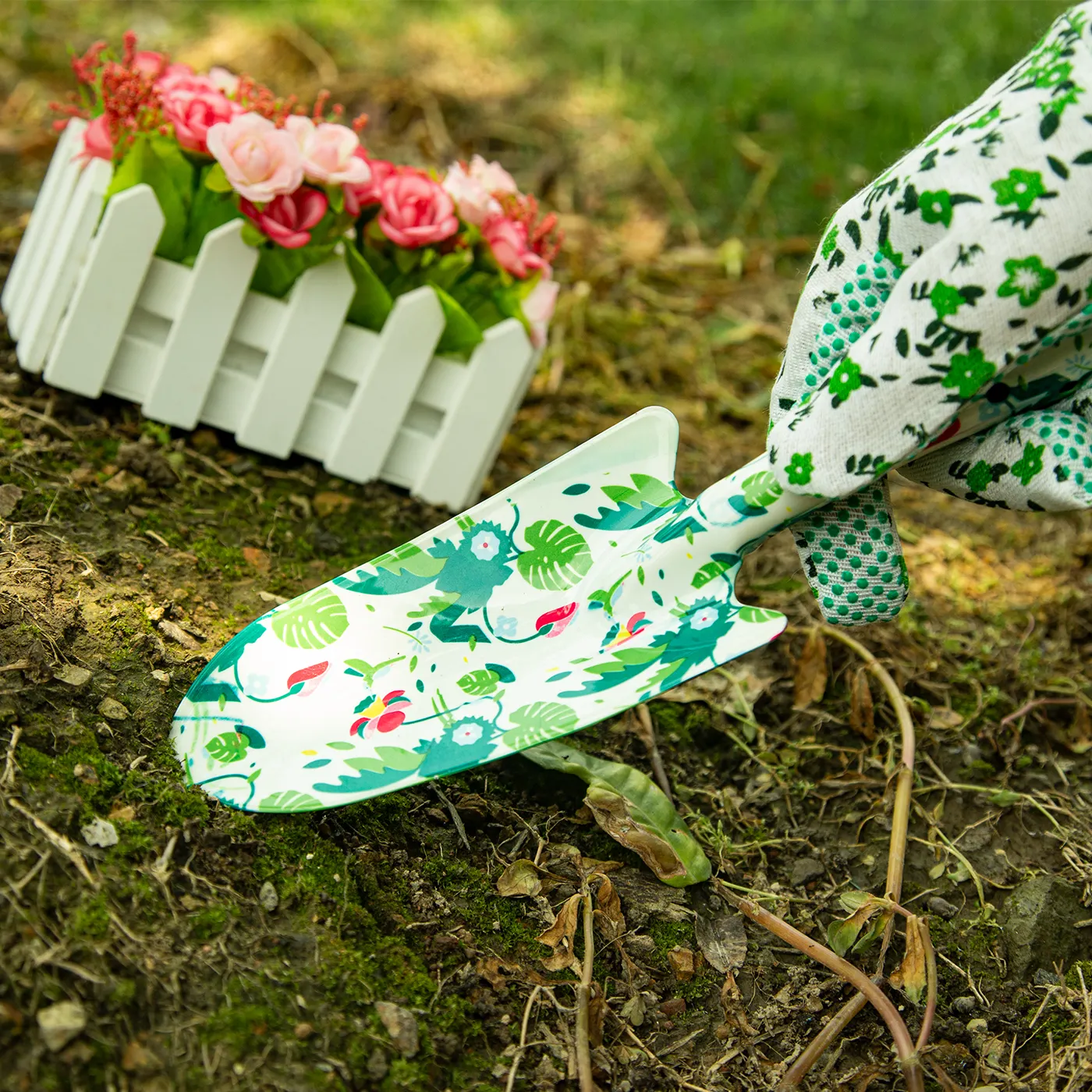 Hot Selling Carbon Steel  3 Pieces Green Flower Pattern Gardening Hand Tools With Women Garden Gifts