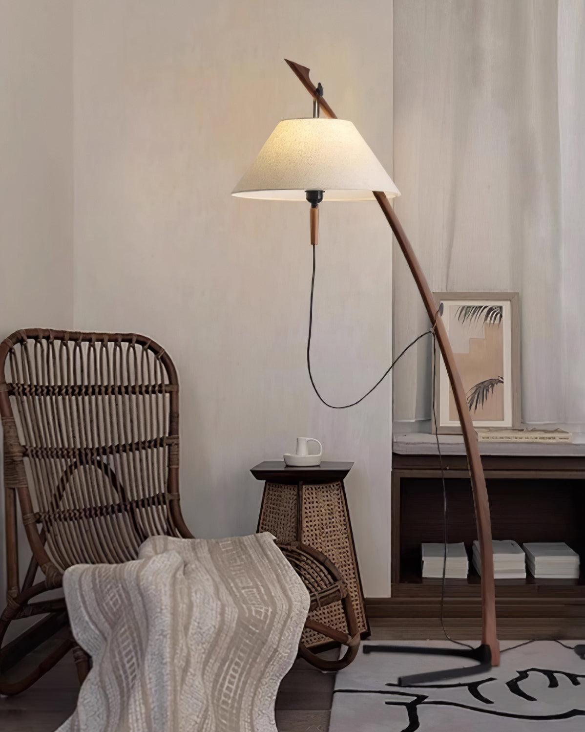 Dornstab Floor Lamp