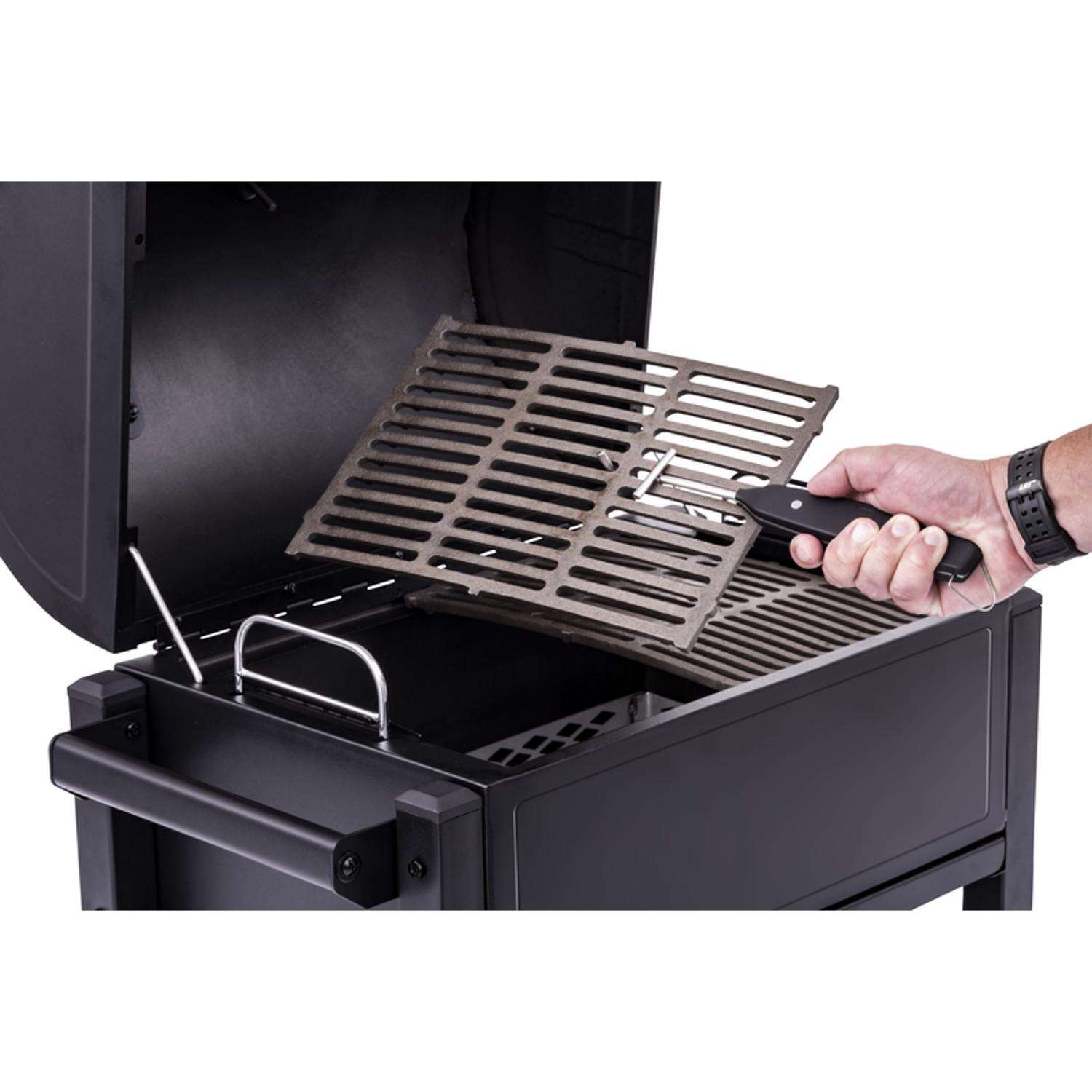 Oklahoma Joes 17 in. Rambler Charcoal Grill Black