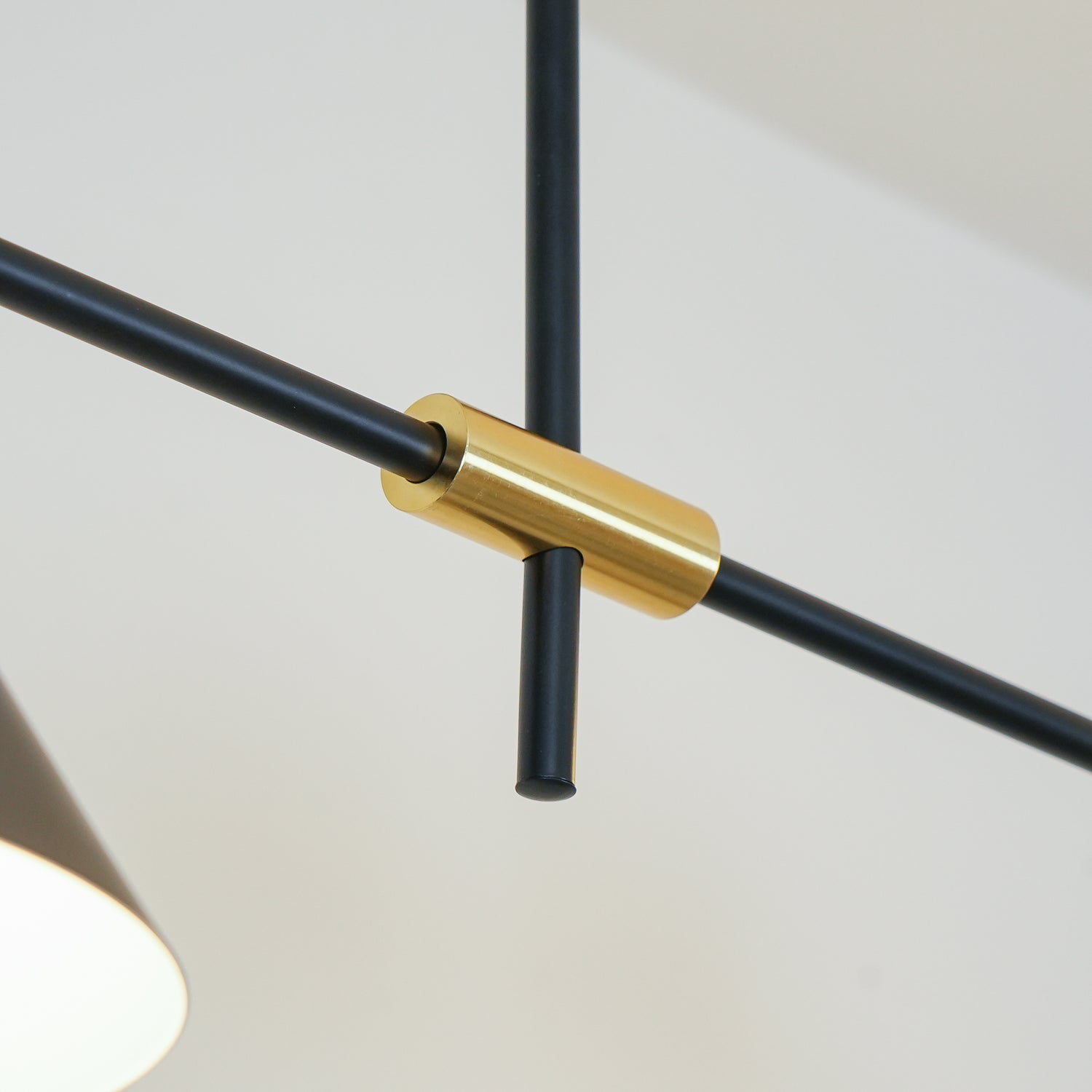 Eclipse Linear Suspension Light