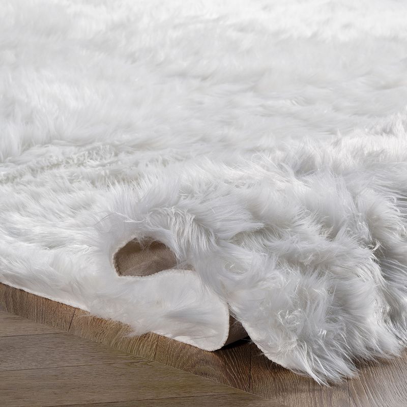 nuLoom Rodolfo Faux Sheepskin Shag Area Rug