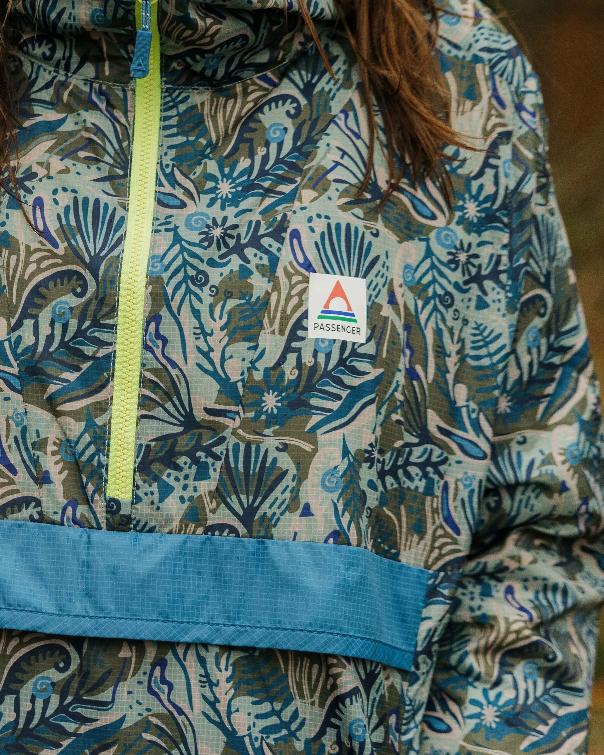 Viento Recycled Windshell Smock - Abstract Seaweed Pistachio