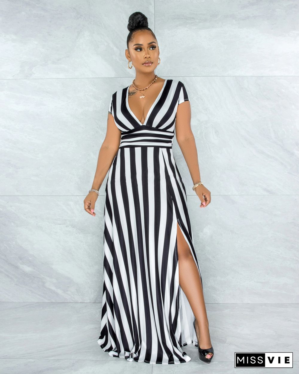 Sexy Fashion Stripe-shaping Dress with A Split