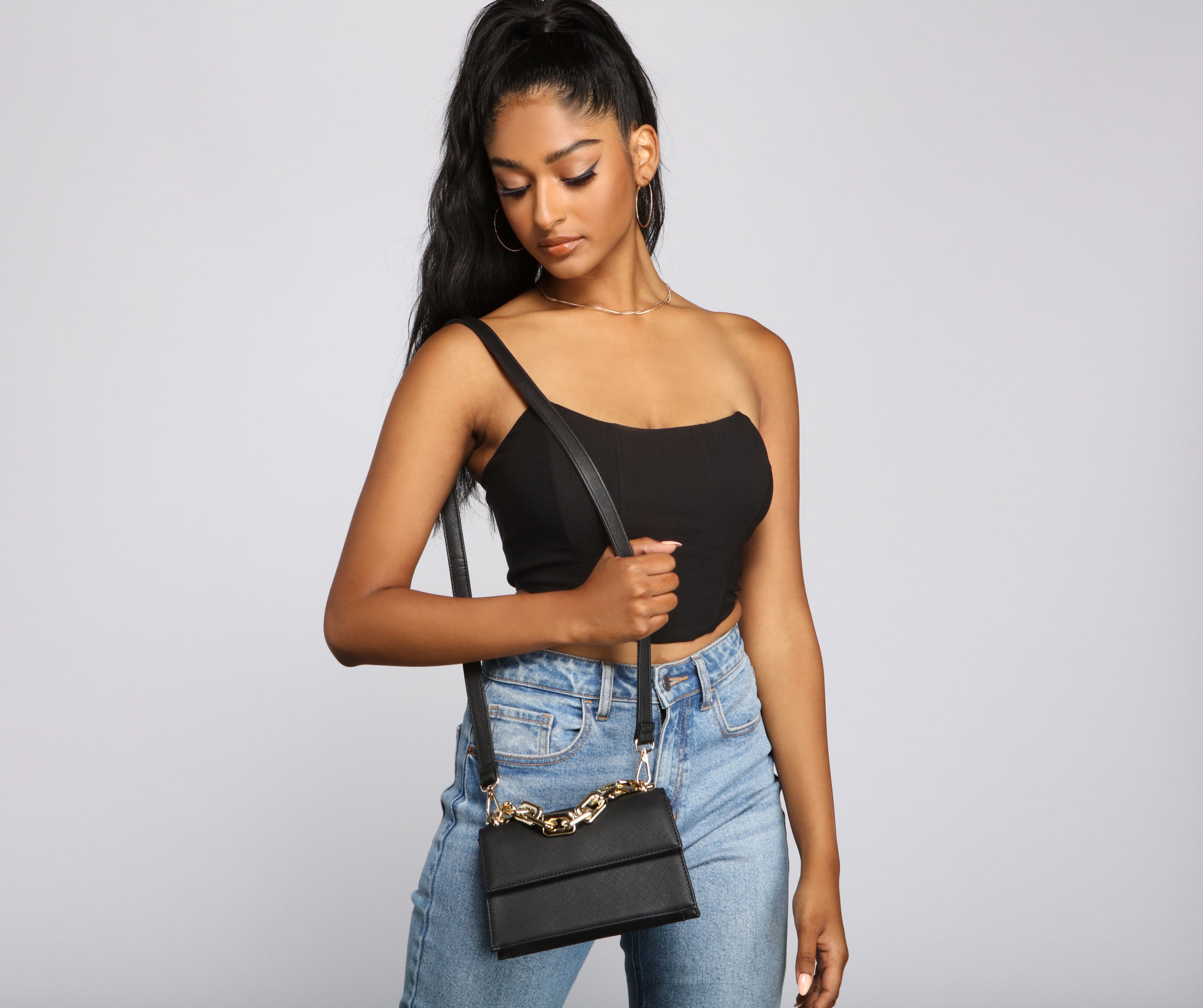 Chic And Trendy Statement Chain Crossbody Purse