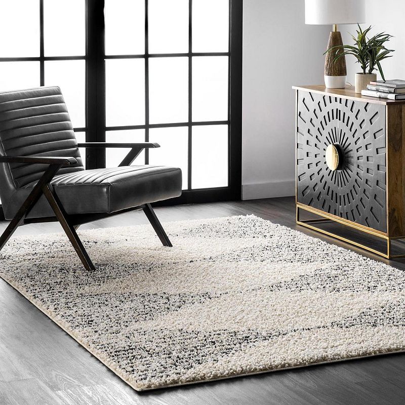 nuLOOM Scarlette Shattered Diamonds Area Rug