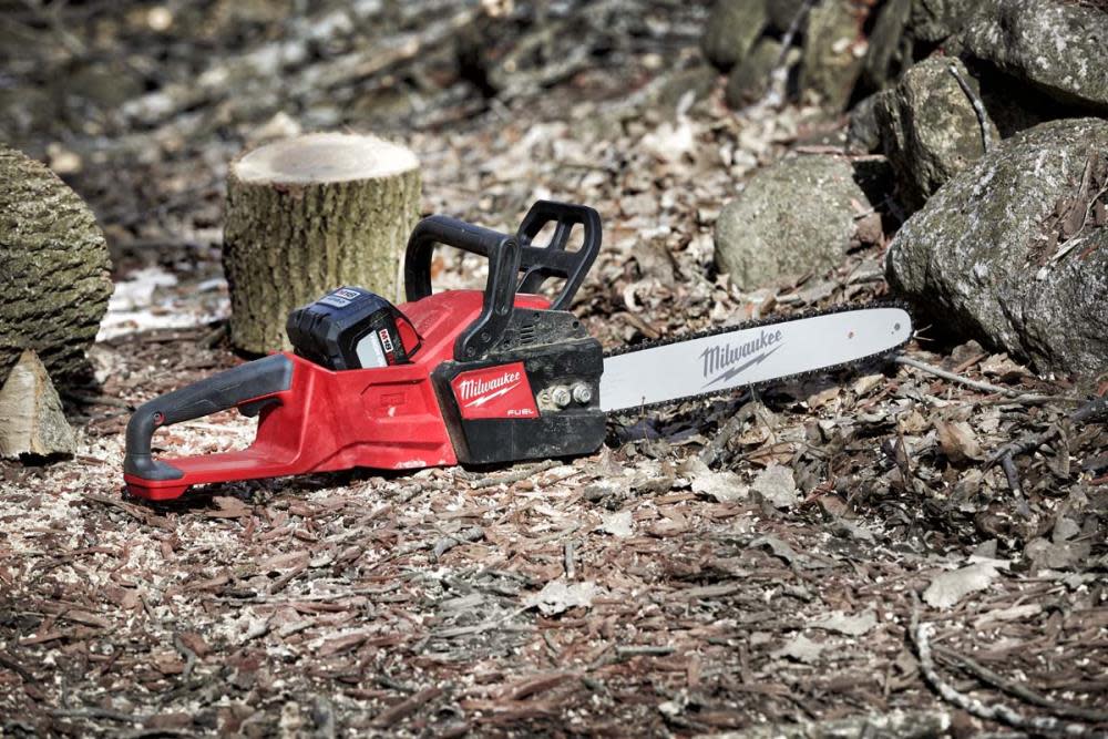 M18 FUEL? 16 in. Chainsaw-Reconditioned ;