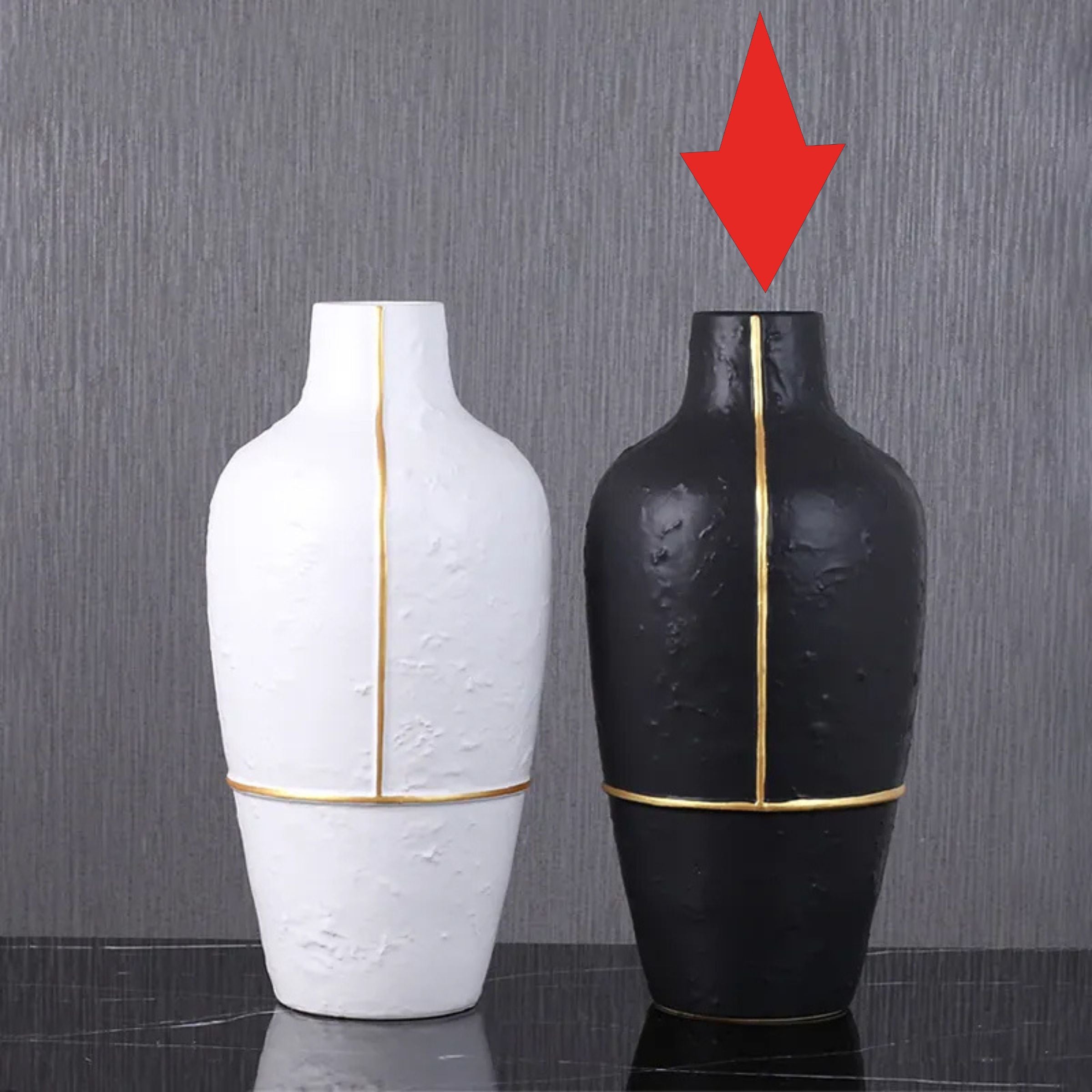 Black Vase With Gold Thread-A Fa-D1956A