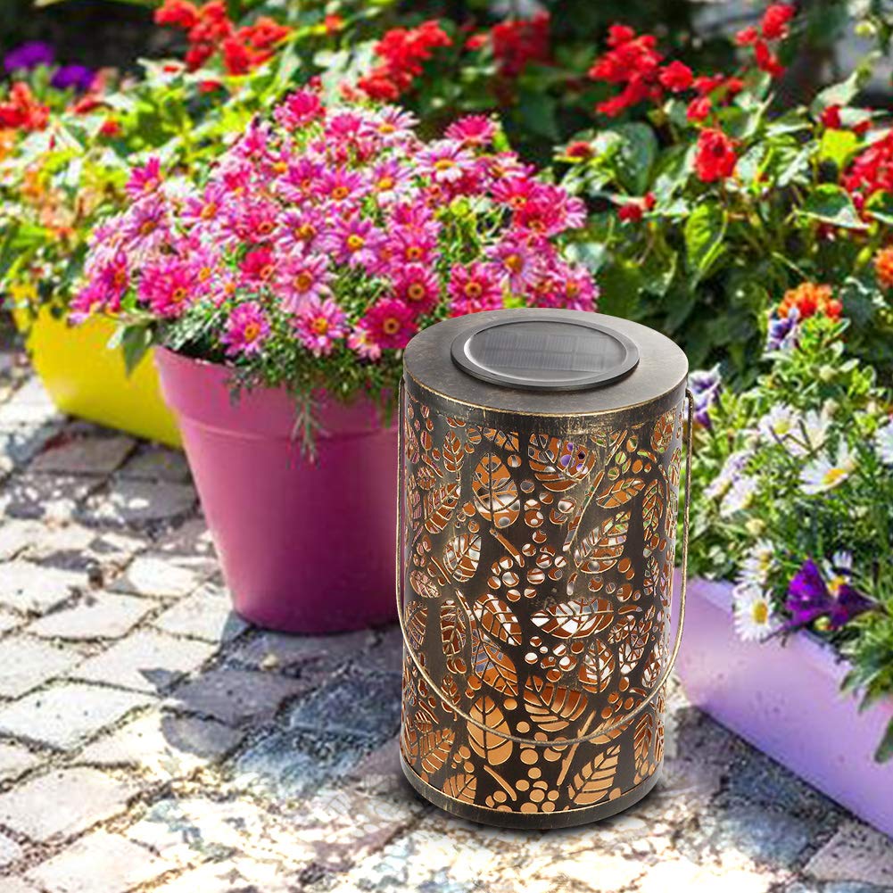 Garden Hanging Lights Solar Lantern Lights Outdoor，Metal Leaf Pattern Lights Lamp for Patio，Outside or Table (Leaf.)