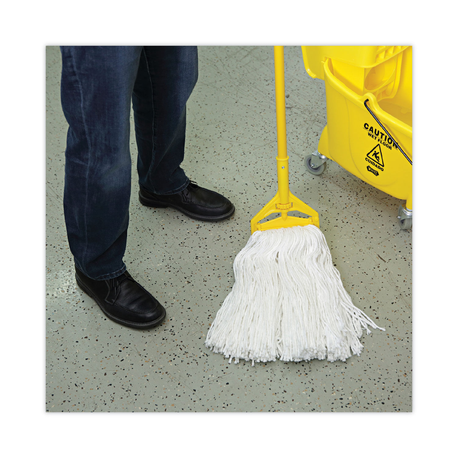 Cut-End Wet Mop Head by Boardwalkandreg; BWK2032R