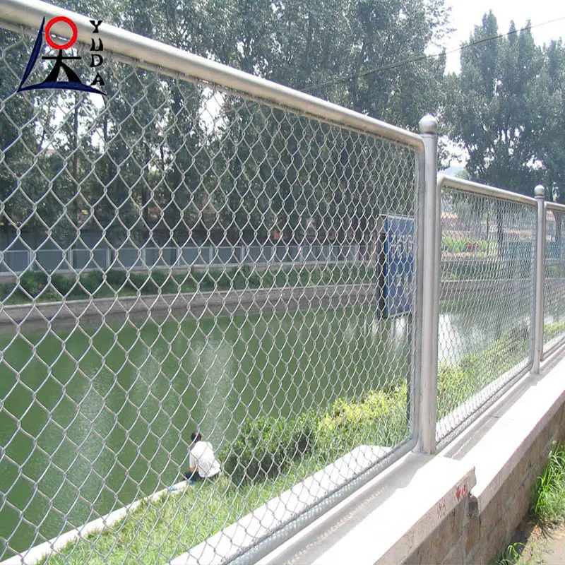 Factory supply galvanized chain link fence warehouse privacy chain link wire mesh fence wall mesh weight per meter