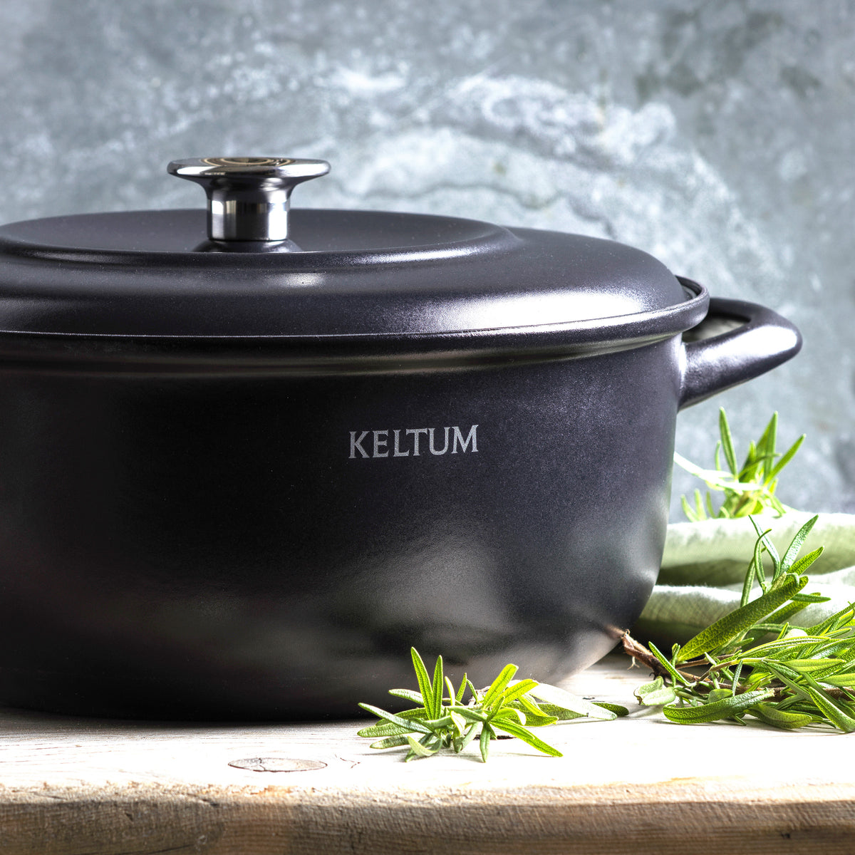 Keltum 5.3-Quart Dutch Oven | Black