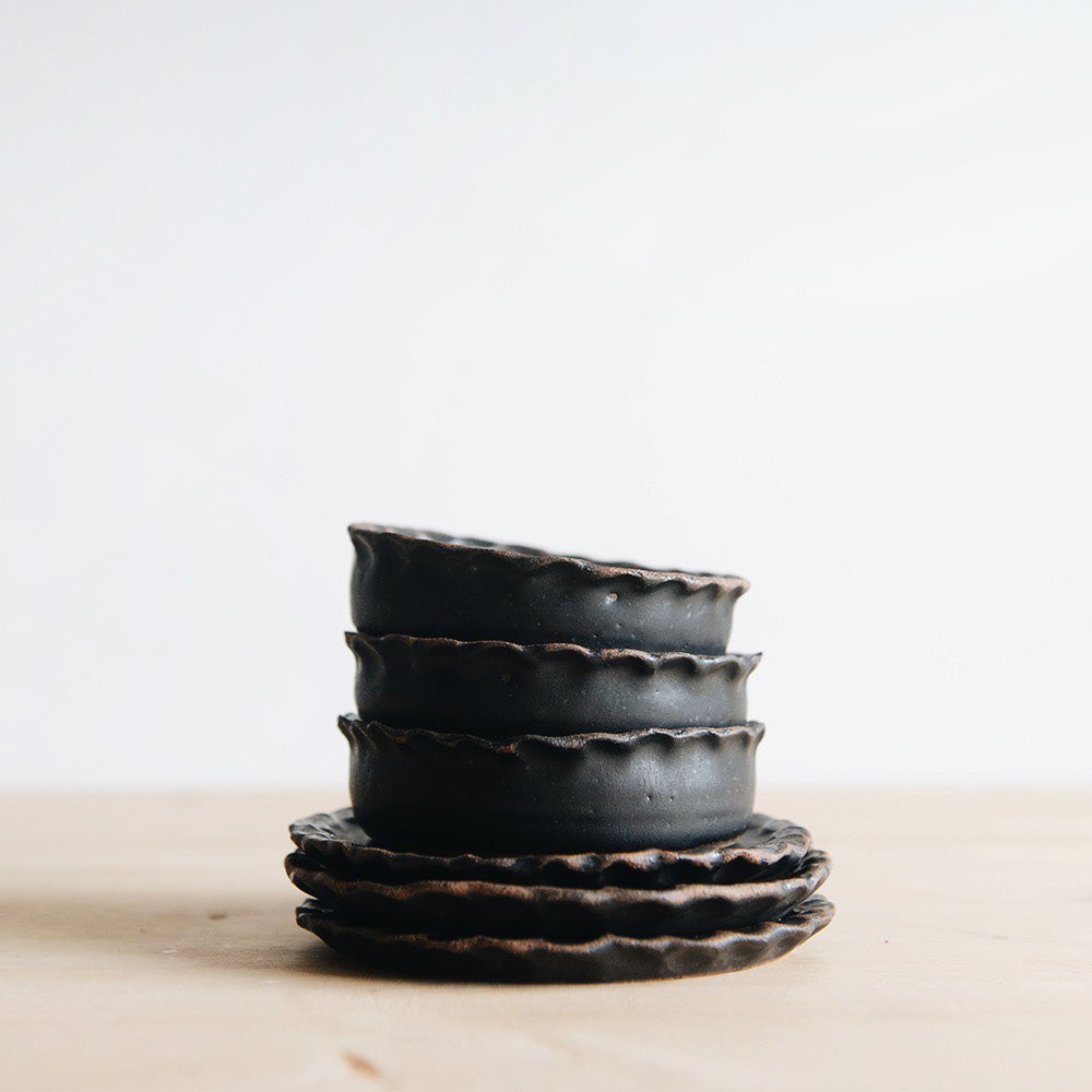 Ceramic Scalloped Dish - Dark