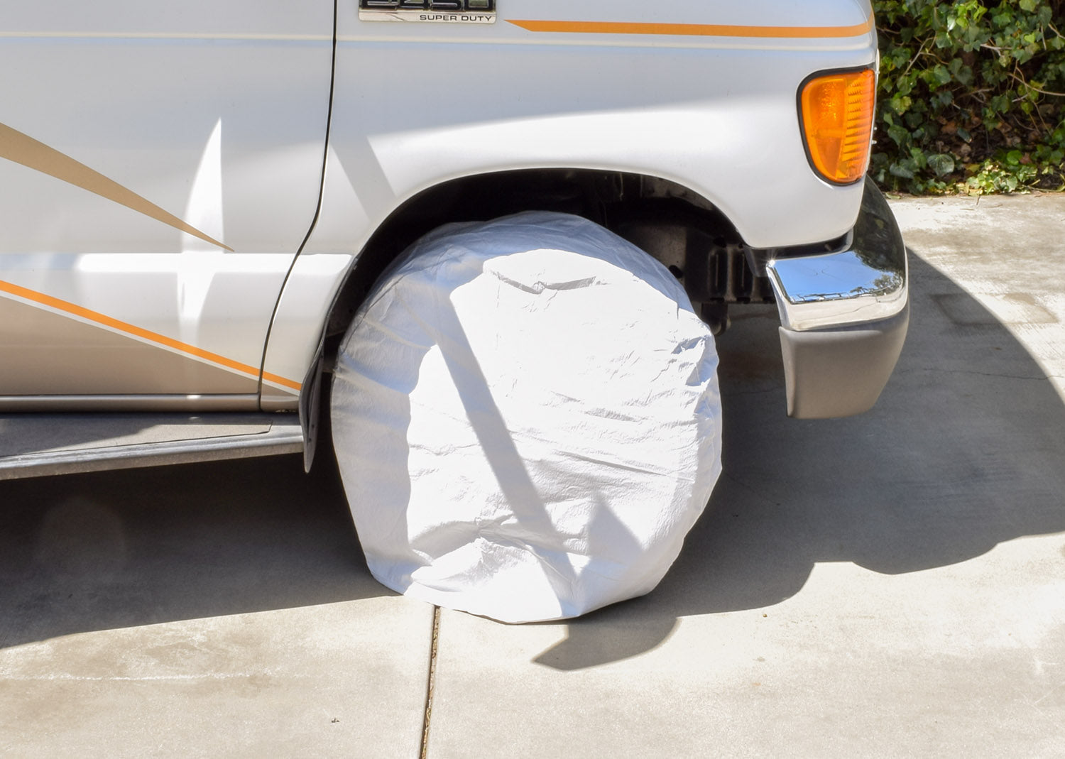 Valterra V46-A101200 24 in. RV Wheel Cover - White， Set of 2