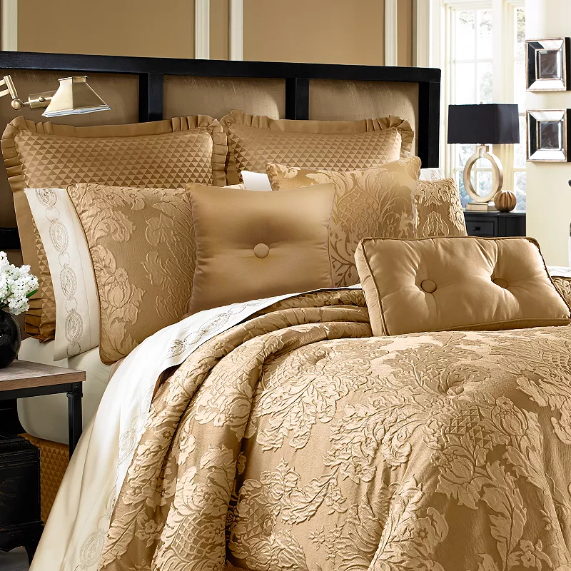 Five Queens Court Colonial Comforter Set