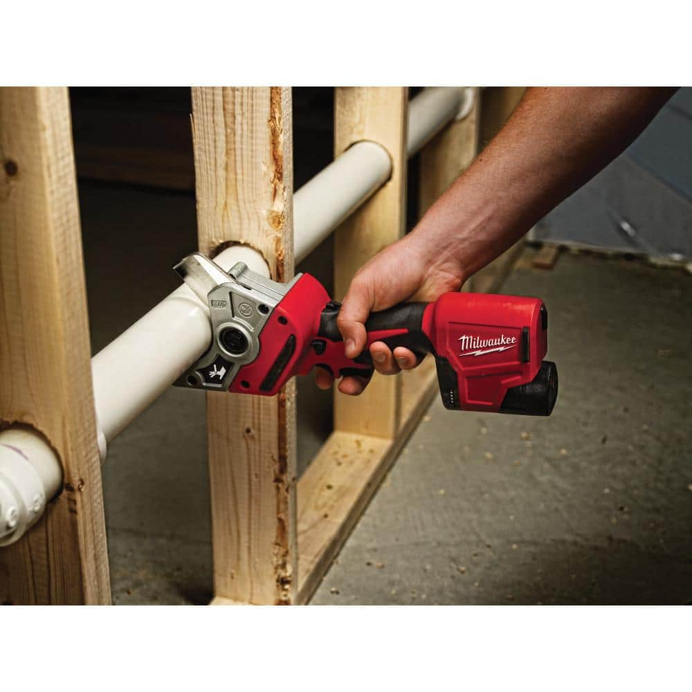 Milwaukee M12 12-Volt Lithium-Ion Cordless PVC Shear Kit With One 1.5 Ah Battery， Charger And Hard Case