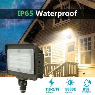 WYZM 250-Watt Equivalence 120-Degree Bronze Integrated LED Outdoor Flood Light Dusk to Dawn 5000K Waterproof IP65 FL50-F