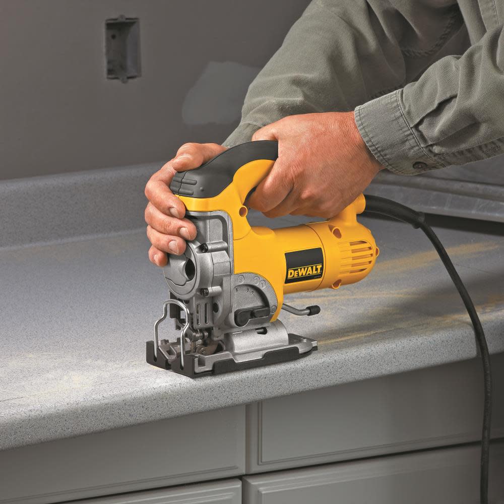 DEWALT HEAVY-DUTY VARIABLE SPEED TOP-HANDLE JIG SAW KIT (DW331K) ;