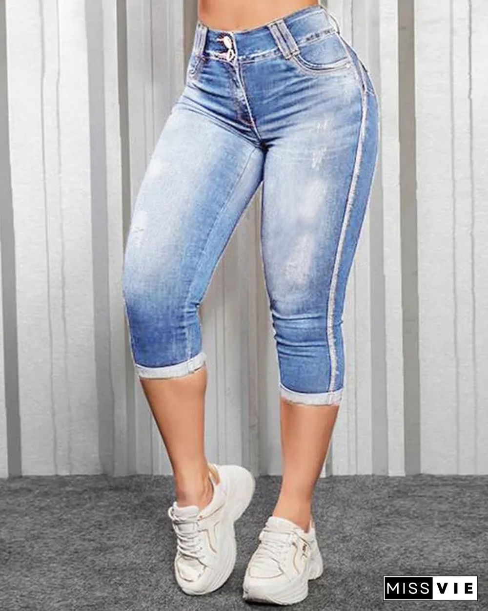 Ripped Roll Up Hem Capris Jeans