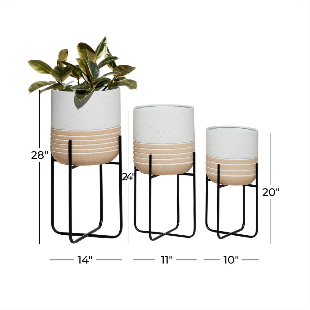White Metal Indoor Outdoor Planter with Removable Stand (Set of 3)   14 x 14 x 28Round