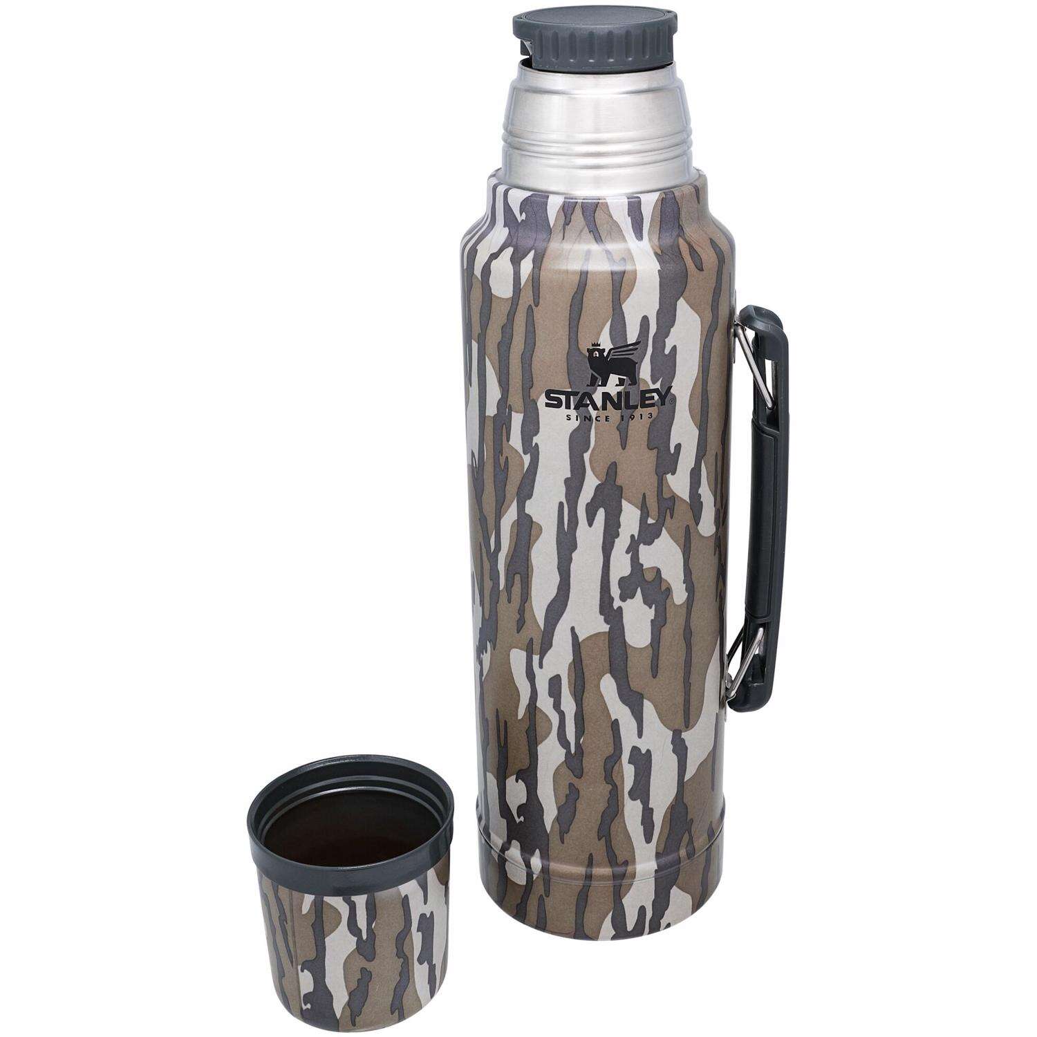 Stanley Legendary Classic 1.5 qt Mossy Oak Bottomlands BPA Free Insulated Bottle