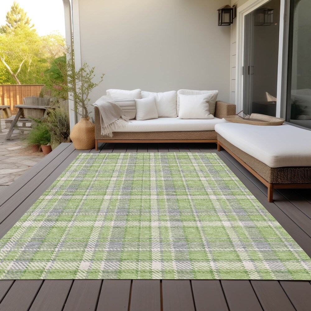 Machine Washable Indoor/ Outdoor Traditional Plaid Chantille Rug