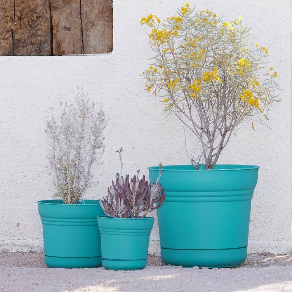 Bloem Saturn 14 in. Bermuda Teal Plastic Planter with Saucer SP1426