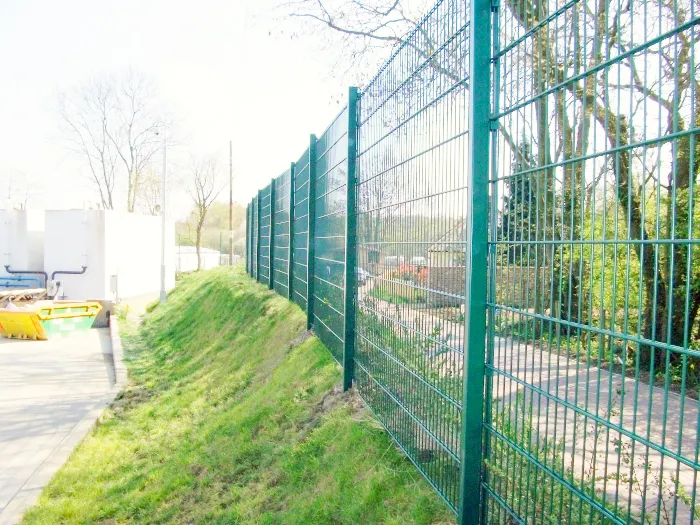 New  triangle bending fence/garden fence low price/fencing panels factory supply With Favorable Price