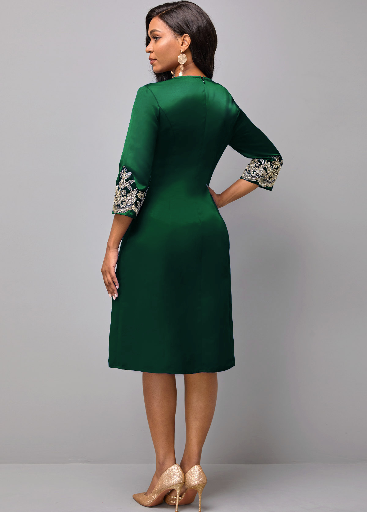 Round Neck 3/4 Sleeve Embroidered Dress