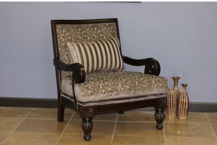 Traditional Lounge Chair   Traditional   Armchairs And Accent Chairs   by Moretti  x27s Design Collection  INC  Houzz