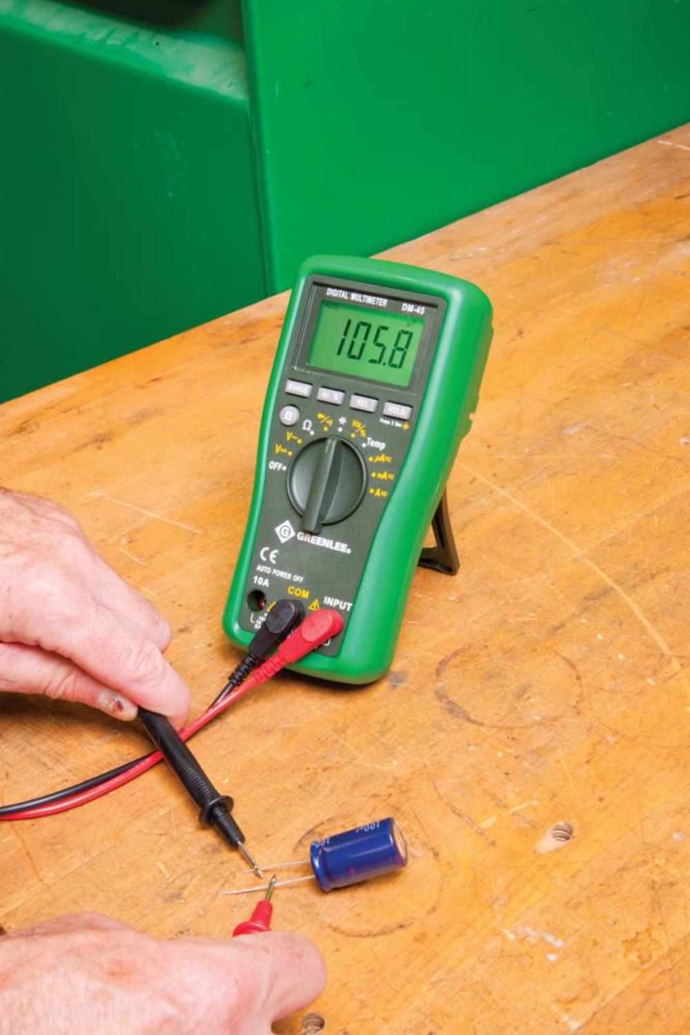 Cat III 600 V Auto-Ranging Digital Multimeter ;