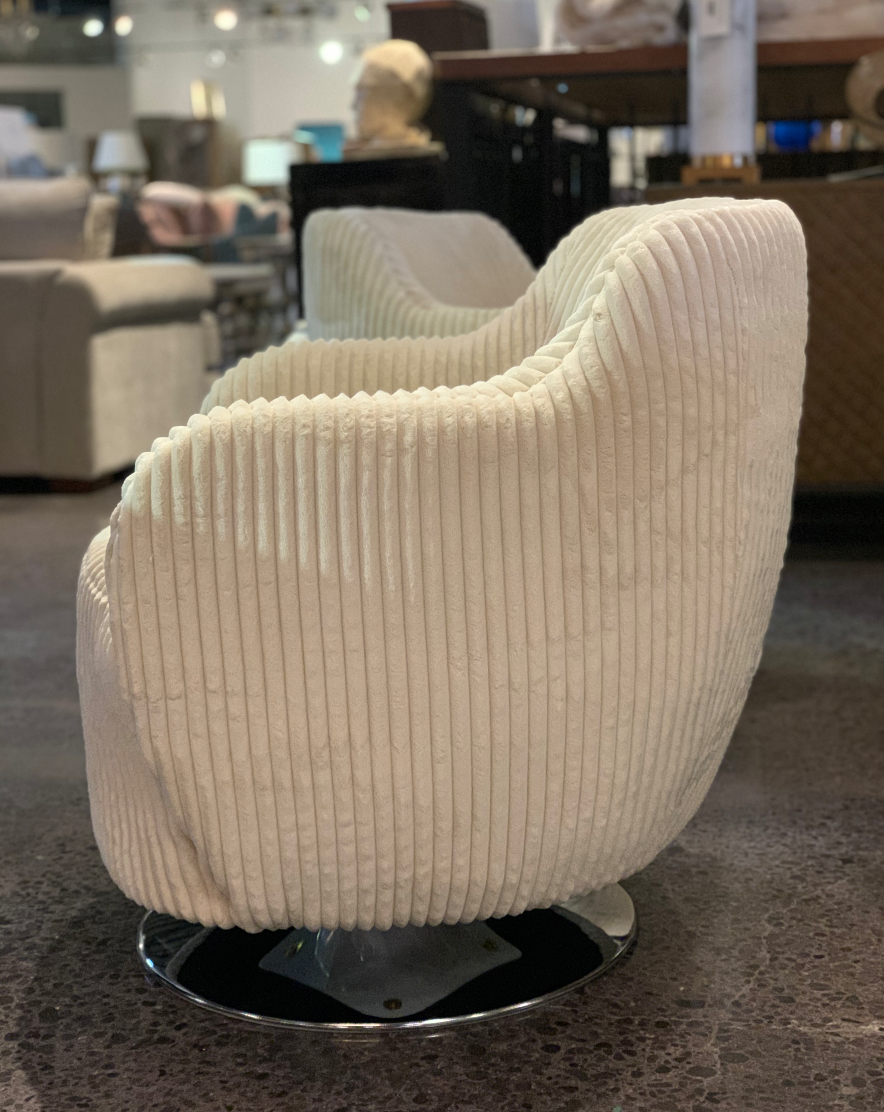 ECHO SWIVEL CHAIR