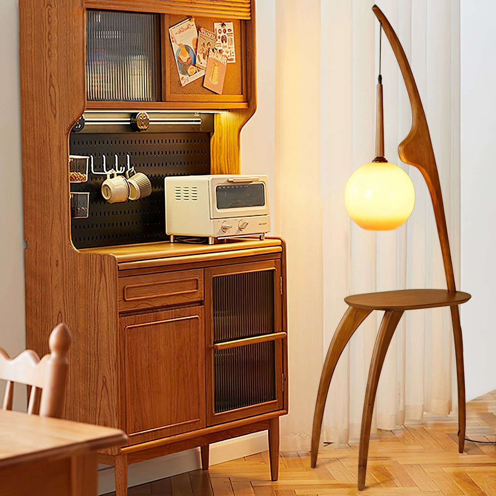 Curved Mantis Arm Floor Lamp