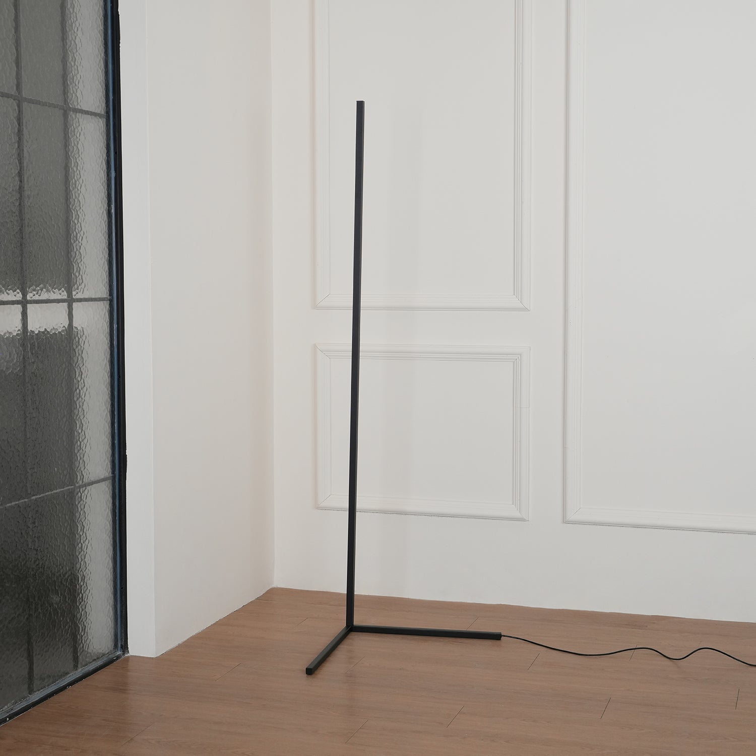 Minimalist LED Floor Lamp