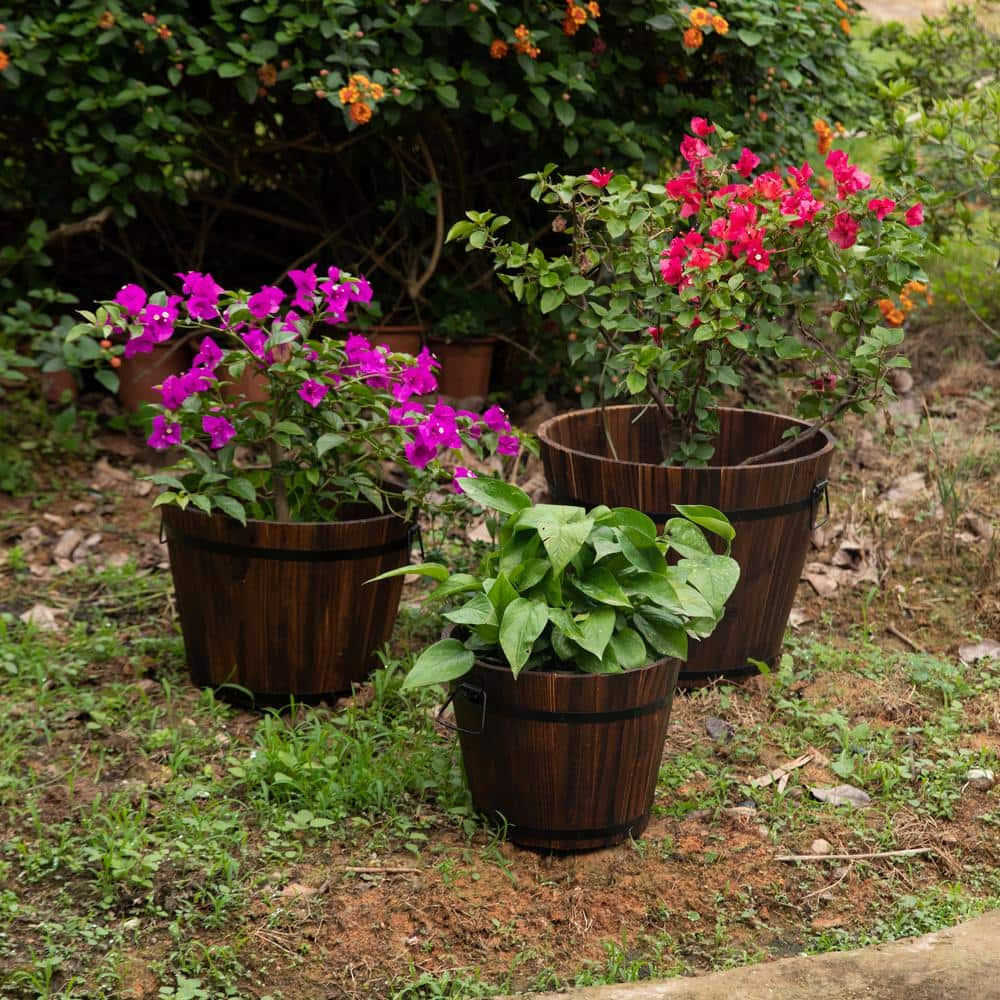 Gardenised Rustic Wooden Whiskey Barrel Planter with Durable Medal Handles and Drainage Hole - Set of 3 QI003236.3