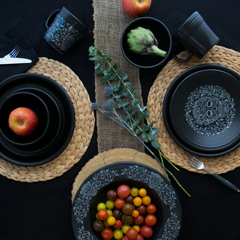 Fiesta Skull And Vine Luncheon Plate